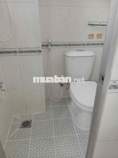 Cho thuê nhà nguyên căn.trệt 3 lầu sân thượng.3pn3wc. Thành Thái Q10