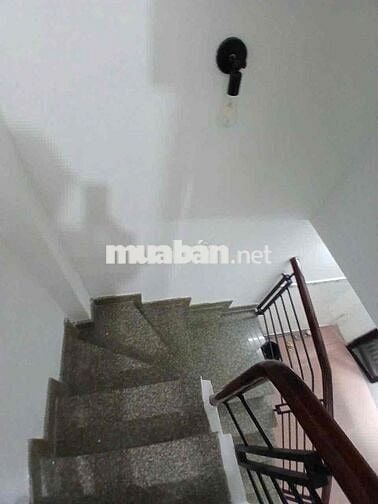 Cho thuê nhà nguyên căn.trệt 3 lầu sân thượng.3pn3wc. Thành Thái Q10