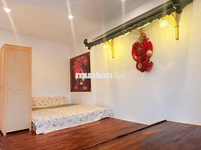 Cho Thuê Phòng 100m2 ban công thoáng , cửa sổ pano, bồn tắm, xem phim