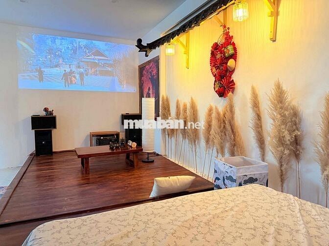 Cho Thuê Phòng 100m2 ban công thoáng , cửa sổ pano, bồn tắm, xem phim