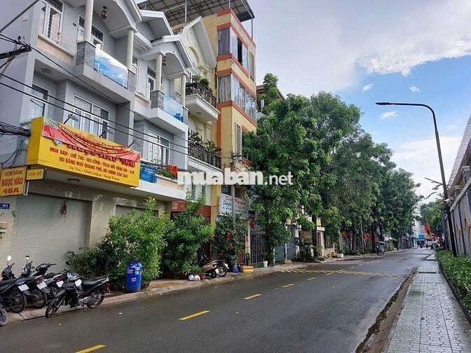 NHÀ NGUYÊN CĂN MT TRẦN VĂN LẮM, 1 TRỆT 3 LẦU, DT 4×21 CÓ 5PN,6WC