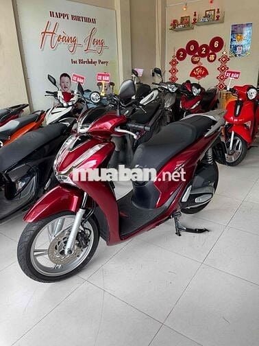 shvn 2023 . lướt 5k km . zin 100%. đủ phụ kiện