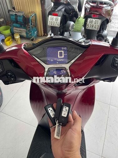shvn 2023 . lướt 5k km . zin 100%. đủ phụ kiện