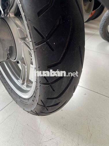 shvn 2023 . lướt 5k km . zin 100%. đủ phụ kiện