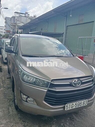 Toyota Innova 2.0E Nâu 7 chỗ xăng