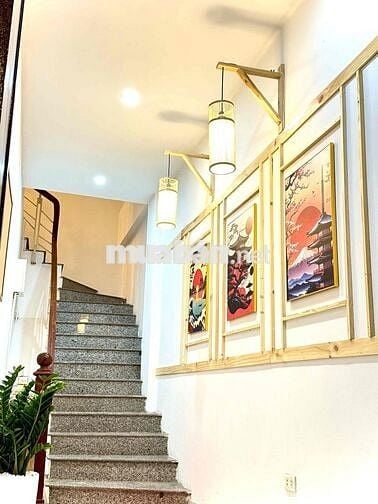 Cho Thuê Phòng 100m2 ban công thoáng , cửa sổ pano, bồn tắm, xem phim