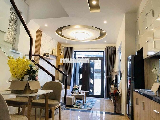 3 tầng 62m lô góc ngang 5m 4pn full nội thất,kiệt oto sát biển.