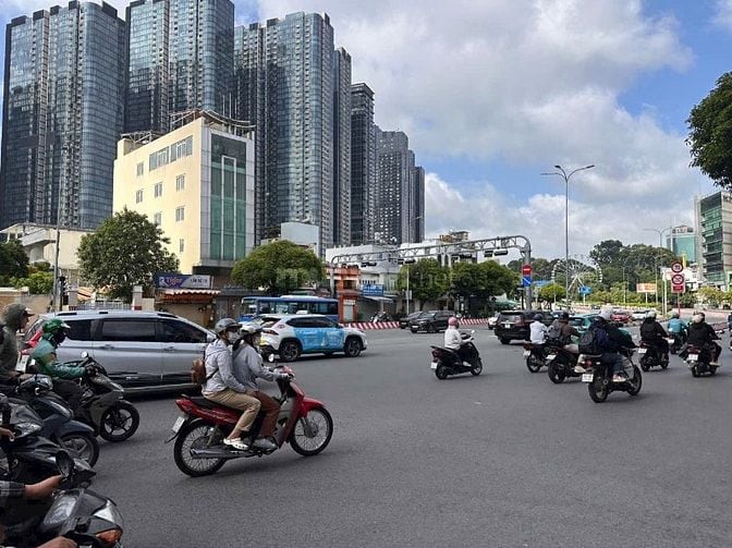 ⭐️Bán nhà góc 2 Mặt tiền kinh doanh sầm uất 25A Nguyễn Hữu Cảnh, P22, 