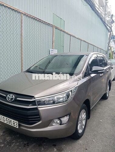 Toyota Innova 2.0E Nâu 7 chỗ xăng