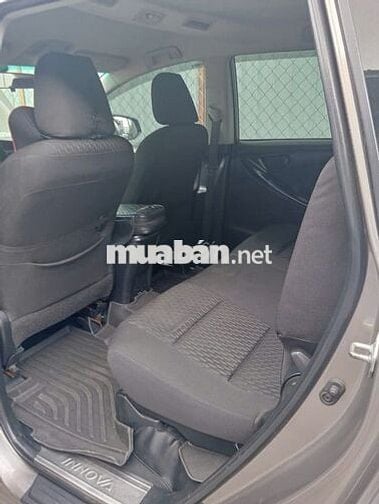 Toyota Innova 2.0E Nâu 7 chỗ xăng
