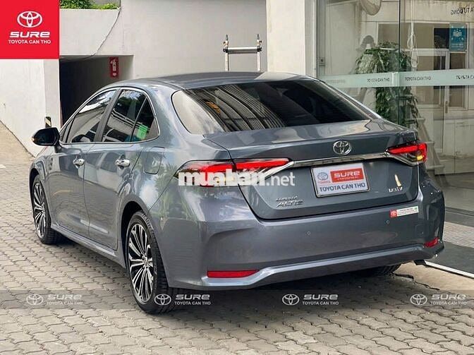 Toyota Corolla Altis 1.8V (CVT) 2022 lướt 10.000km