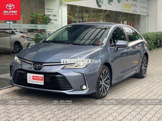 Toyota Corolla Altis 1.8V (CVT) 2022 lướt 10.000km