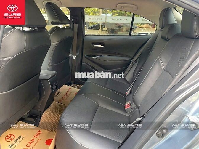 Toyota Corolla Altis 1.8V (CVT) 2022 lướt 10.000km