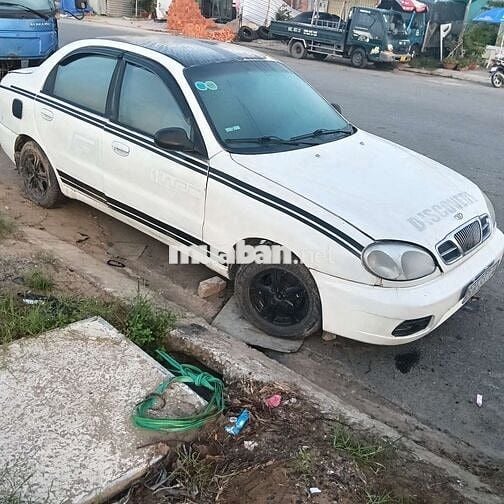 Daewoo Lanos 5 chỗ Trắng cũ