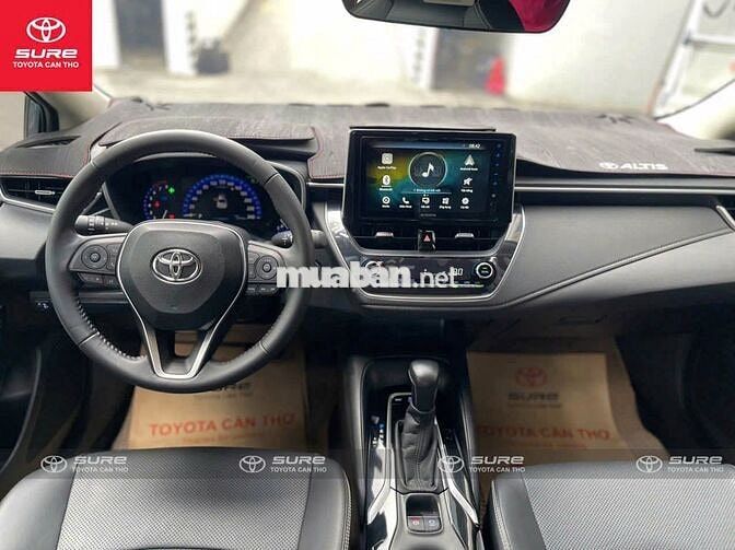 Toyota Corolla Altis 1.8V (CVT) 2022 lướt 10.000km