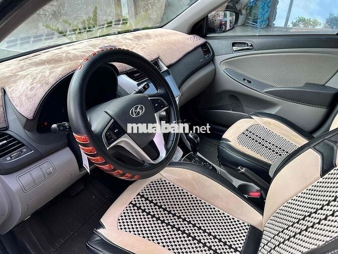 Hyundai Accent 2011 Tự động Đen