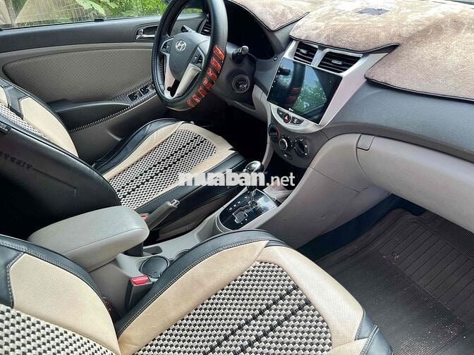 Hyundai Accent 2011 Tự động Đen