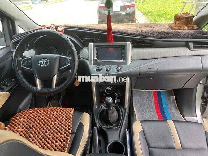 Toyota Innova E 2018 2.0 Bạc