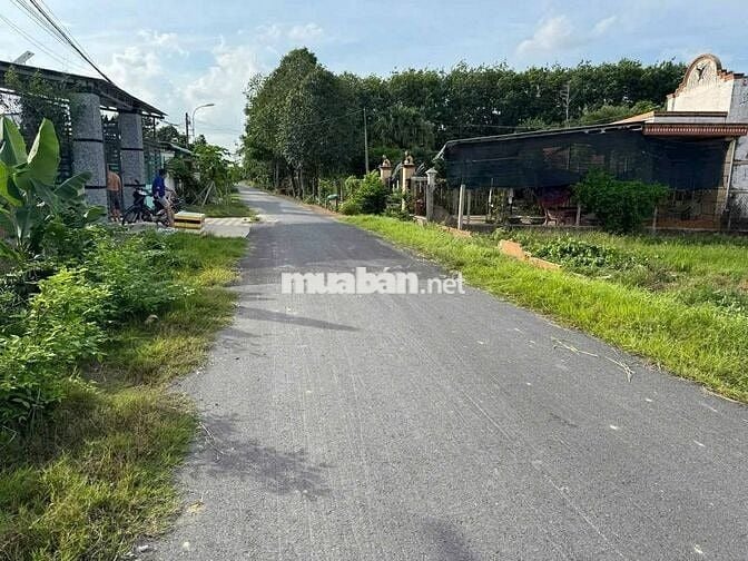CHỦ NGỘP BÁN GẤP ĐẤT VƯỜN 30x38= 1141M2 THỔ CƯ SHR GIÁ 690 TRIỆU