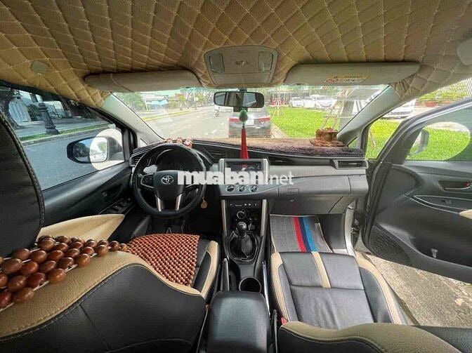 Toyota Innova E 2018 2.0 Bạc