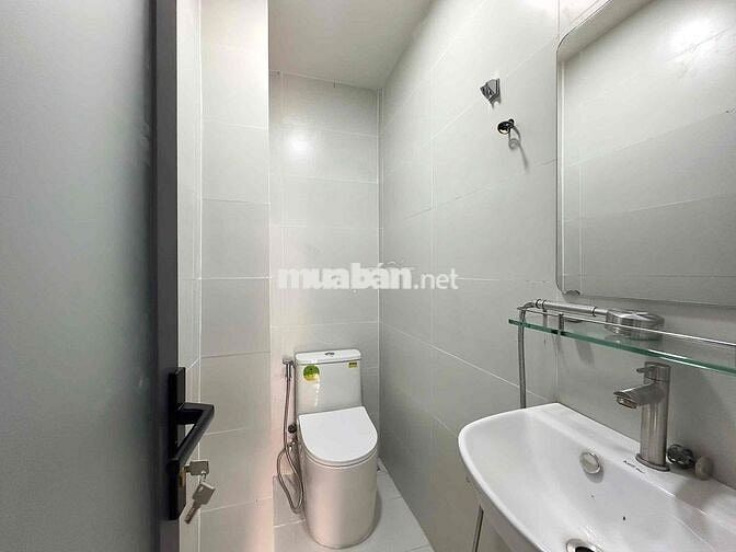 Căn Hộ Studio Ban công Rộng 35m2 - Ngay DH VHU - HUIT - Âu Cơ