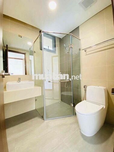 cho thuê 2 Pn,2wc có ít nội thất toà mp678 giá 11tr/tháng