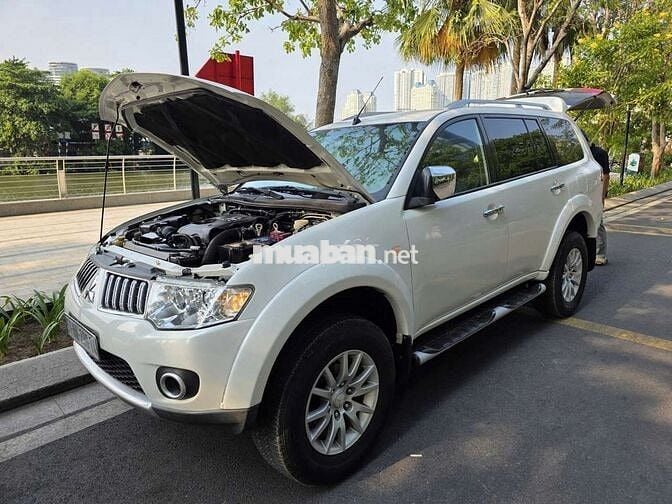Mitsubishi Pajero Sport 2012 4x2 AT Trắng