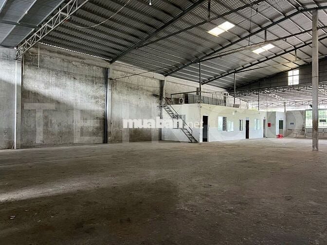 Kho xưởng 1.000 m² có trạm điện 3 pha, có mặt sau giáp sông, QL 1A