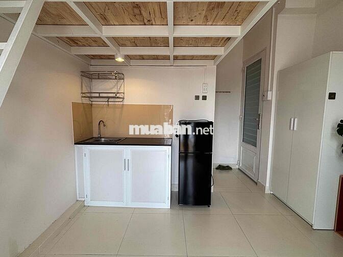 Cho thuê căn hộ Duplex Ban công Q10 gần ĐH Kinh tế UEH, ĐH Hoa Sen