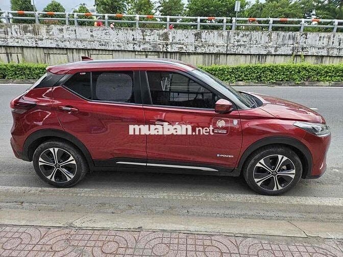 Nissan Kicks Xe điện màu Đỏ
