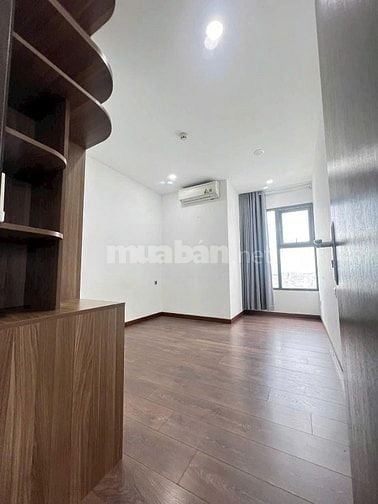Cho thuê C/c cao cấp Resgreen Tower 93m2, Đ.Thoại Ngọc Hầu 3PN giá 15t