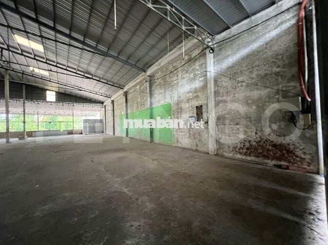 Kho xưởng 1.000 m² có trạm điện 3 pha, có mặt sau giáp sông, QL 1A