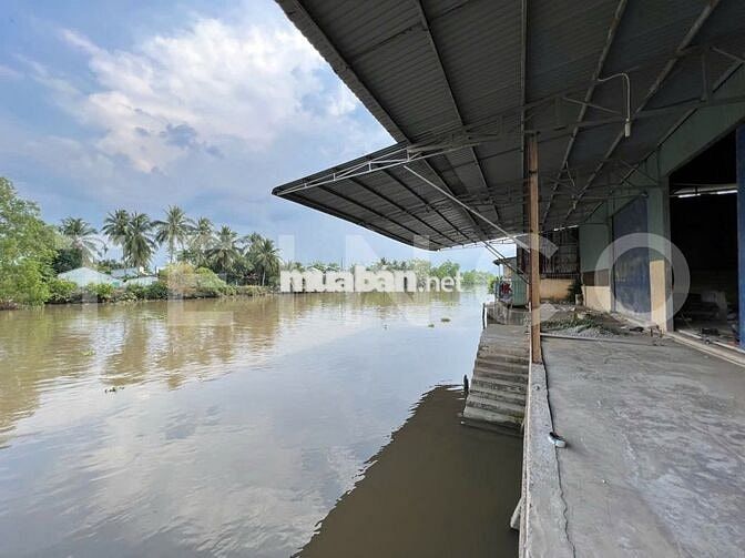 Kho xưởng 1.000 m² có trạm điện 3 pha, có mặt sau giáp sông, QL 1A