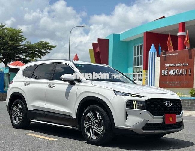 Hyundai Santa Fe 2.2D Trắng