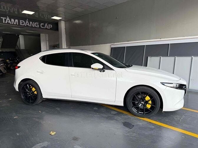 Mazda 3 Sport Premium 2024 nhiều đồ chơi