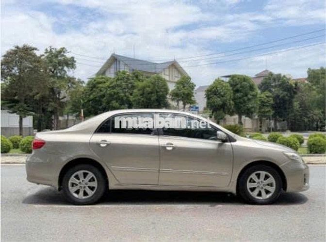 Toyota Corolla Altis 1.8G AT 2013 Vàng cát