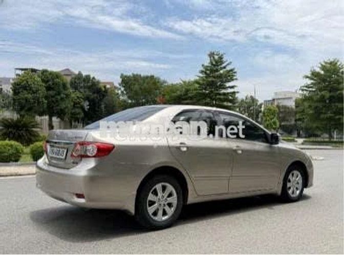 Toyota Corolla Altis 1.8G AT 2013 Vàng cát