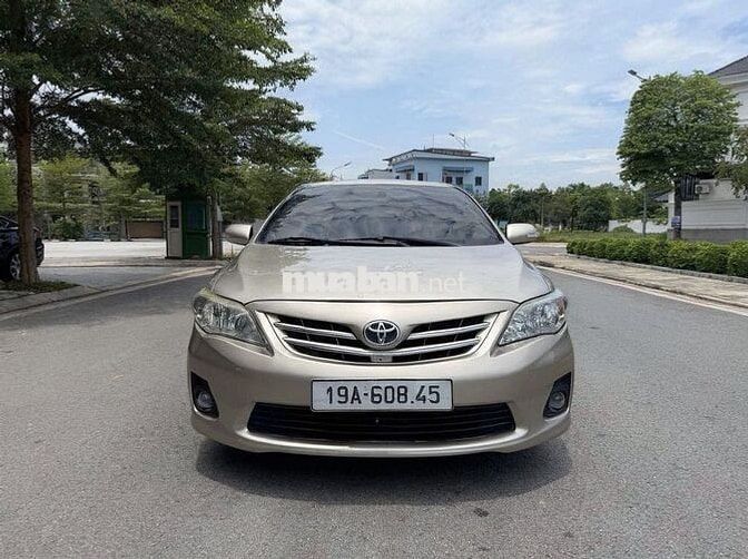 Toyota Corolla Altis 1.8G AT 2013 Vàng cát