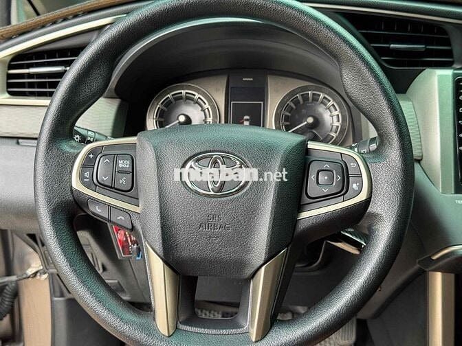 Toyota Innova 2017 Tự động