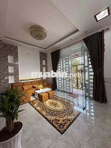 Nhà 2 lầu Nam Long 5,7 x 14 có phòng ngủ trệt, Cái Răng giá 5 tỷ 350