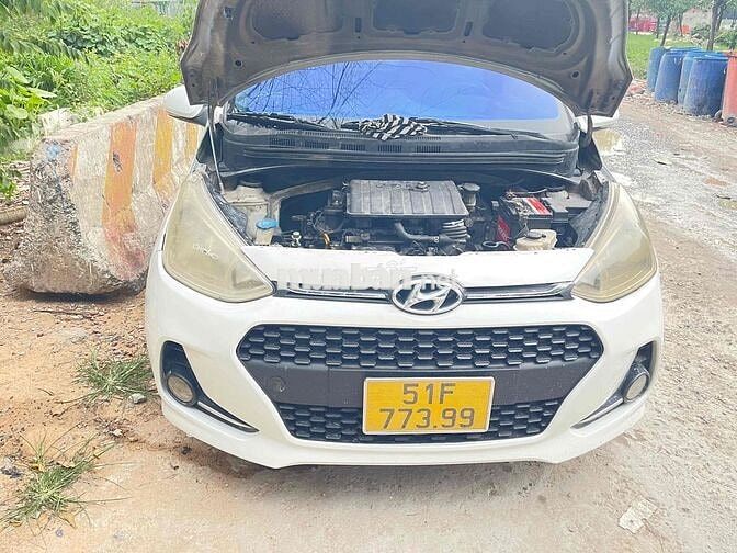 Hyundai Grand i10 Trắng 5 chỗ