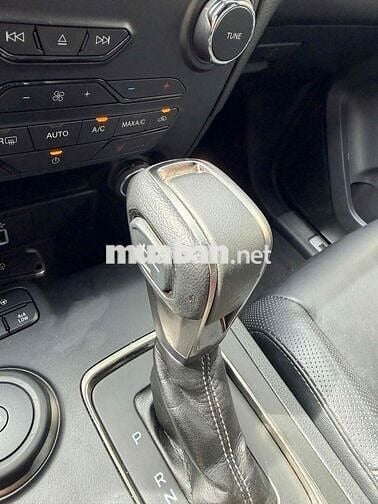 Ford Everest Titanium 2018 2.0L 4x4 AT 1chủ xe đep