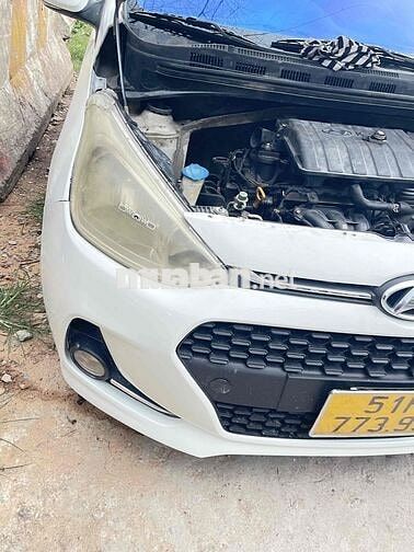 Hyundai Grand i10 Trắng 5 chỗ