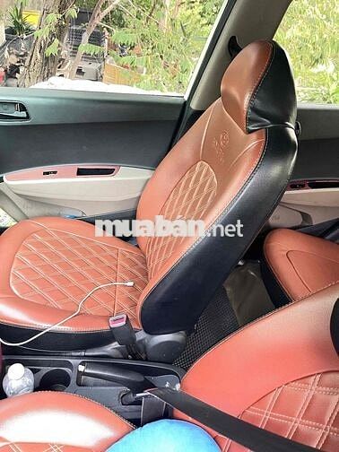 Hyundai Grand i10 Trắng 5 chỗ
