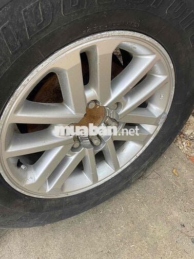 Toyota Hilux Bạc Số sàn 5 chỗ