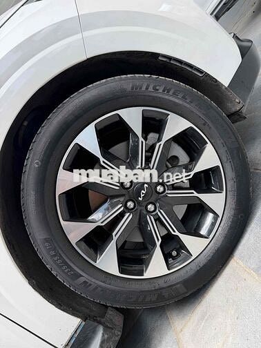 KIA CARNIVAL SIGNATURE 2.2D 2023 Trắng