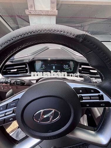 Hyundai Custin 1.5T Đặc Biệt 7 chỗ 2024