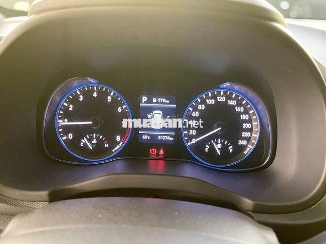 Hyundai Kona Tiêu Chuẩn 2018 Trắng 31.000 km