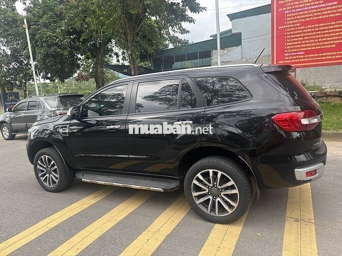 Ford Everest 2021 41000km Đen