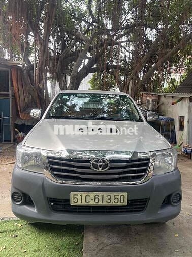 Toyota Hilux Bạc Số sàn 5 chỗ